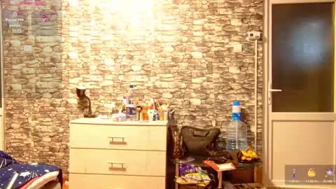 Snapshot of _mari___ chatting on December 24, 7:39 am Mari online show from December 24, 7:39 am