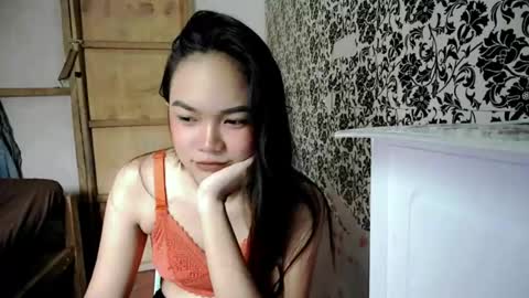 _maureen_ online show from August 7, 6:11 am