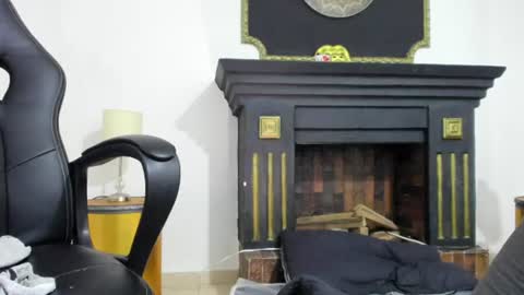 _maximo_1 online show from June 26, 11:04 am