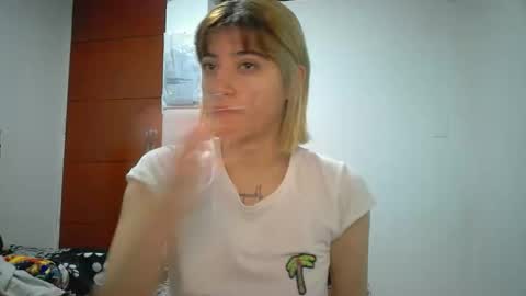 Mia-foster online show from April 18, 2:57 am