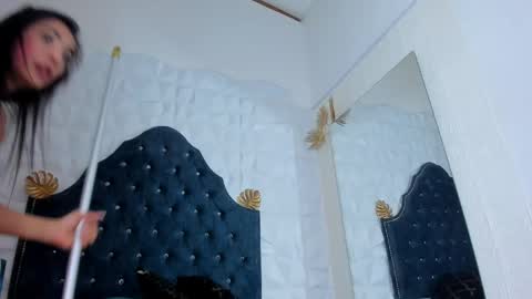 _mia_milf_ online show from April 19, 6:10 pm