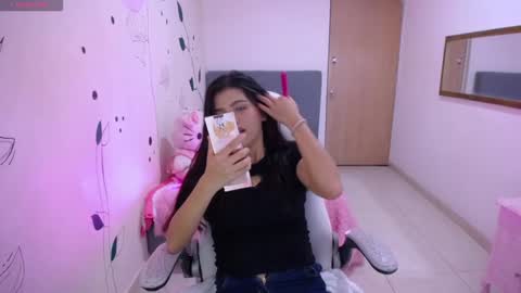 Mia online show from February 5, 3:13 am