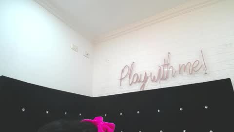  Mia  online show from March 7, 1:18 pm