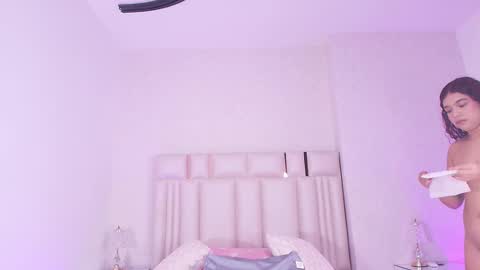 Mia  online show from February 14, 12:08 pm