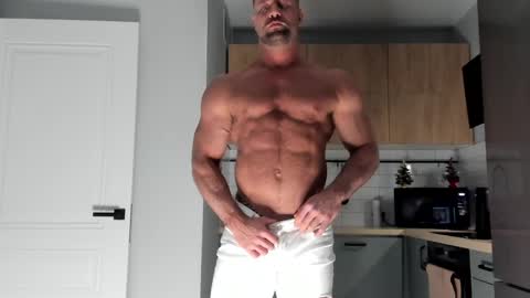 _miles19 online show from April 9, 12:22 pm