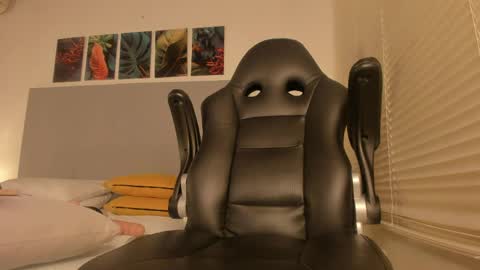 _molly_rosse_ online show from April 25, 12:51 pm