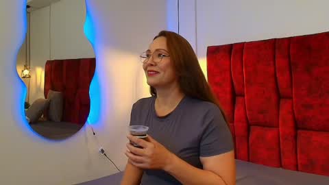 _monaliza_ online show from April 23, 12:13 pm