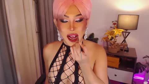 MORGAN KEEP ON FOLLOWING online show from March 12, 7:58 pm