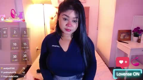 nahomi  online show from November 4, 11:28 pm