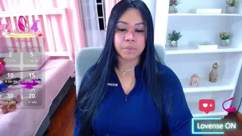 nahomi  online show from September 29, 5:06 am