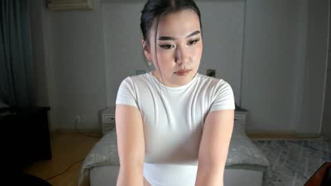 _nari_ online show from April 17, 9:50 pm