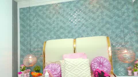  ninafox online show from October 28, 3:46 pm