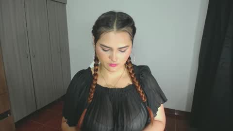 Snapshot of _ninahot chatting on December 28, 9:19 pm Nina  online show from December 28, 9:19 pm
