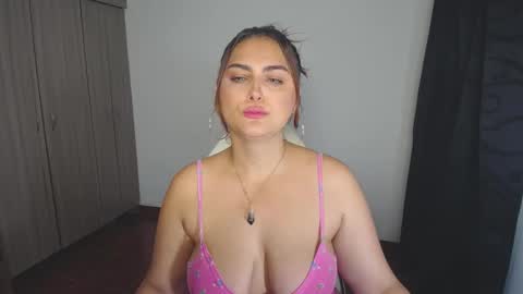 Snapshot of _ninahot chatting on December 27, 3:31 am Nina  online show from December 27, 3:31 am