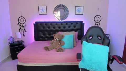 Olivia jones online show from February 2, 1:52 pm