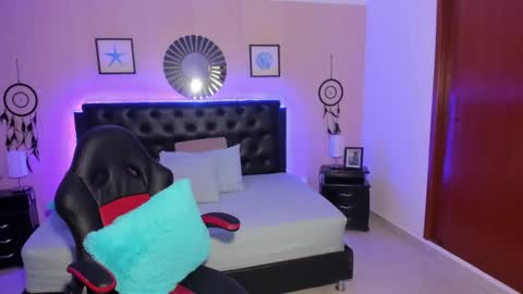 Olivia jones online show from March 2, 8:04 pm