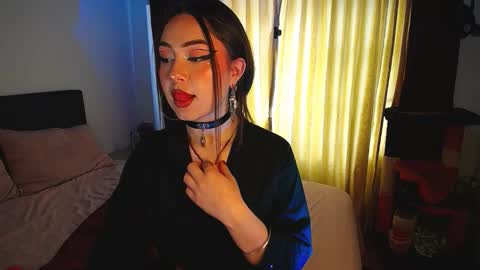 Paris online show from March 6, 10:20 pm