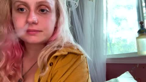 _peaceoutgirlscout_ online show from October 4, 8:06 pm