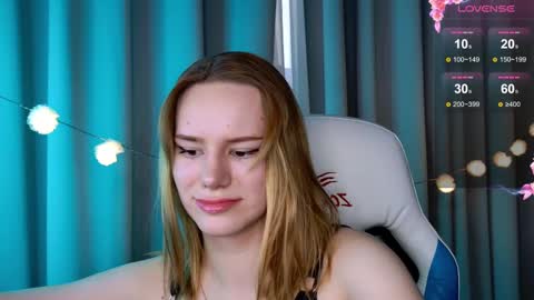 Snapshot of _ramona__ chatting on March 4, 9:51 am im Amy online show from March 4, 9:51 am