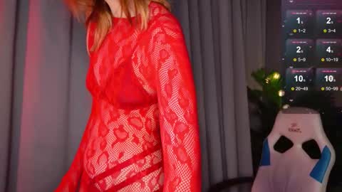 Snapshot of _ramona__ chatting on September 30, 6:02 am im Amy online show from September 30, 6:02 am