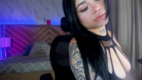 Raven online show from April 18, 1:46 pm