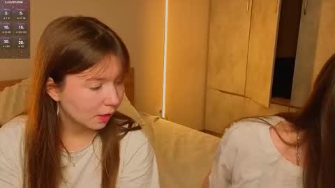 Snapshot of _reverse_gang_ chatting on October 22, 4:37 am LISSAPVT IS OPEN online show from October 22, 4:37 am