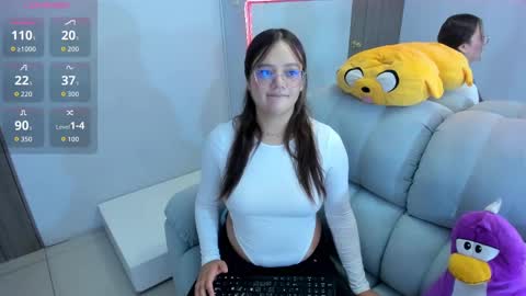 Sarah online show from October 7, 2:02 pm