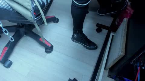 Snapshot of _selene_red chatting on October 13, 2:52 pm Selene online show from October 13, 2:52 pm