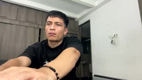 Juan Pablo-independent model online show from March 10, 5:12 am