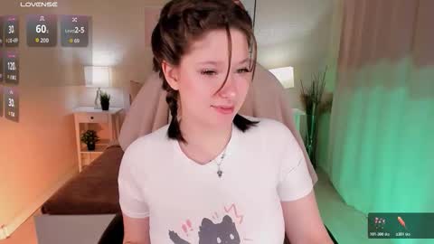 Sofi  Follow me  online show from November 22, 7:18 am