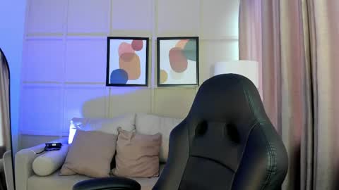 Sophie  online show from June 2, 8:33 pm