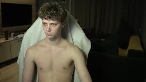 OLIVERpvt is open online show from March 28, 3:13 pm