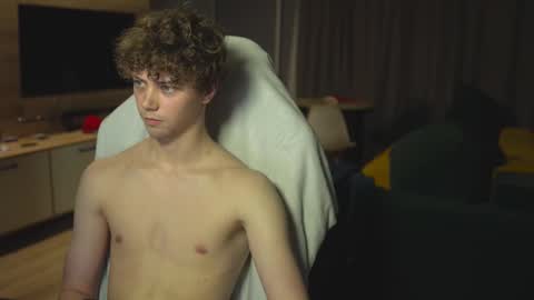 OLIVERpvt is open online show from March 4, 3:04 pm