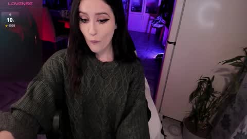 Snapshot of _sserendipityy_ chatting on October 19, 6:12 pm _sserendipityy_ online show from October 19, 6:12 pm