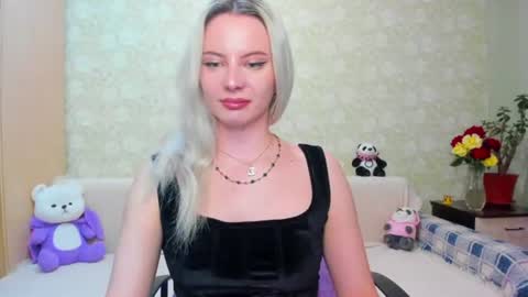Marie online show from June 10, 3:22 pm