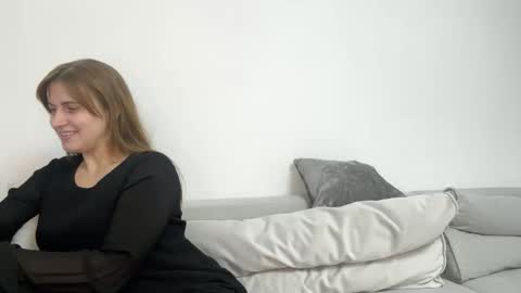 Snapshot of _sweet_lora chatting on October 21, 9:25 am You can call me Lora  online show from October 21, 9:25 am