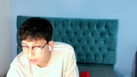 Thomas online show from December 18, 3:24 am