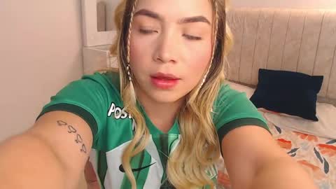 _tiffany1 online show from April 2, 1:13 am