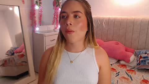 _tiffany1 online show from April 19, 11:07 pm