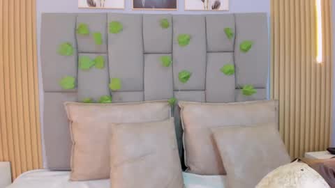 _valerycooper online show from April 16, 11:43 am