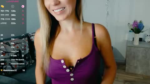 _vanillasky_ online show from June 1, 1:23 pm