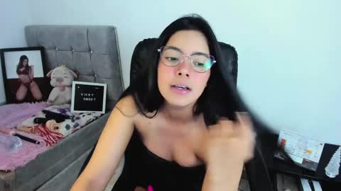 Vicky online show from February 25, 8:11 pm