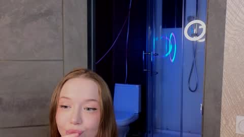 Violet online show from February 5, 11:28 pm