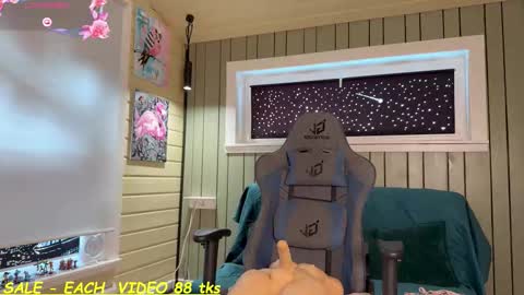 YourSecretCrush online show from February 26, 9:12 am