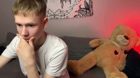 Kris Michael online show from April 2, 8:16 pm