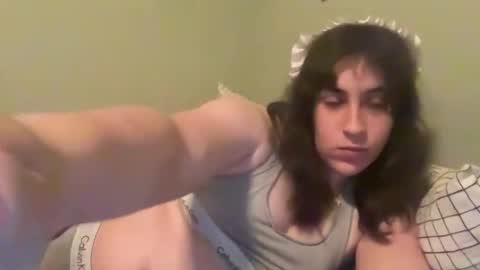 a_wild_camo_maid online show from January 4, 6:41 am