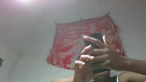 aangevelo online show from November 28, 6:21 am