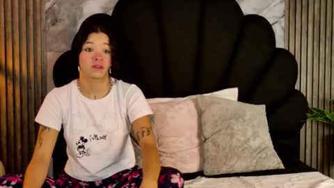 aaron_and_alahya online show from December 14, 2:18 am