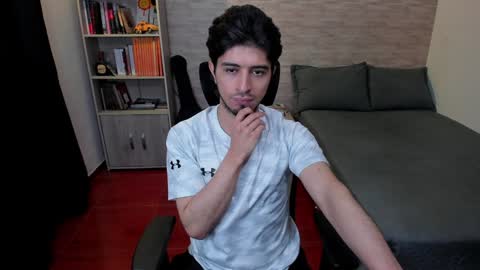 Aaron online show from February 3, 9:07 pm