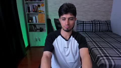 Aaron online show from September 19, 8:01 pm